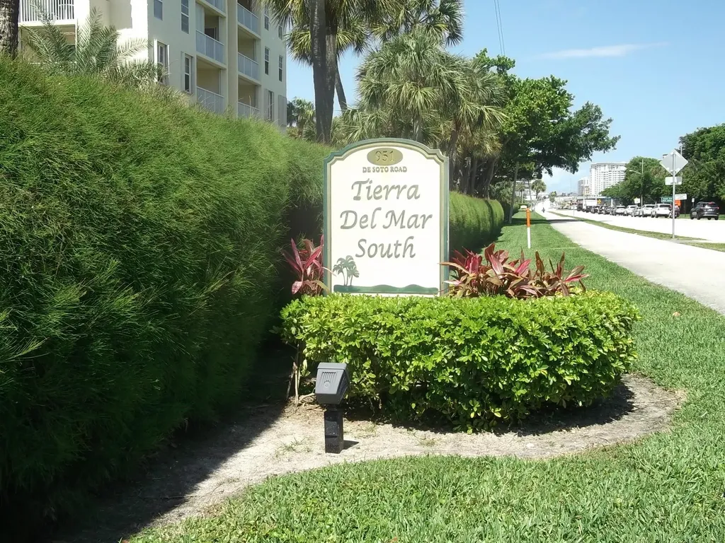 951 De Soto Road Boca Raton FL 33432