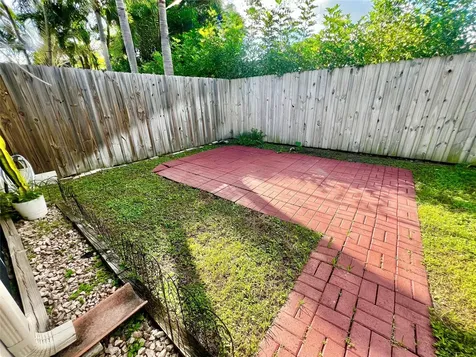 1610-1612 NE 56th Street Fort Lauderdale FL 33334