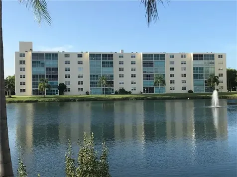 425 SE 11th Terrace Dania Beach FL 33004