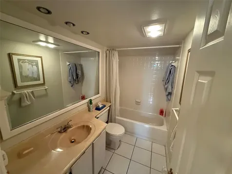 425 SE 11th Terrace Dania Beach FL 33004