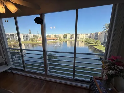 425 SE 11th Terrace Dania Beach FL 33004