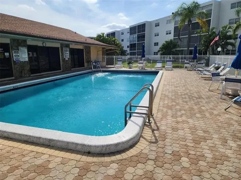425 SE 11th Terrace Dania Beach FL 33004
