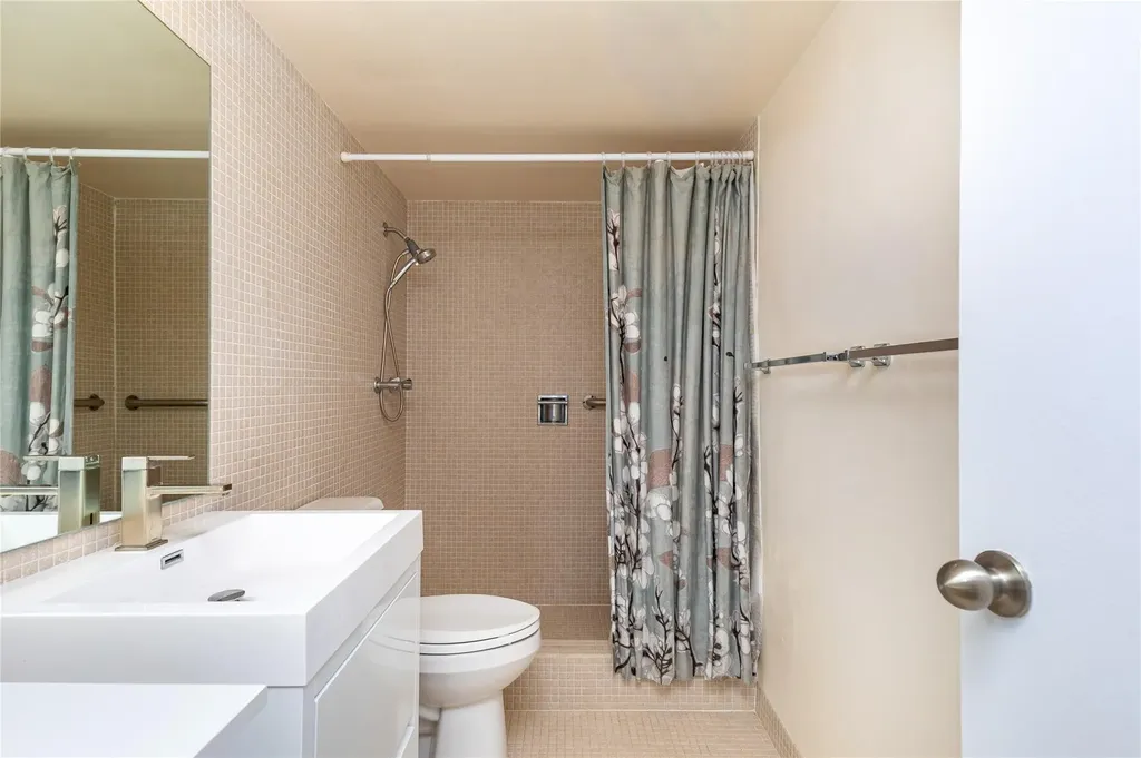 390 N Federal Highway Deerfield Beach FL 33441