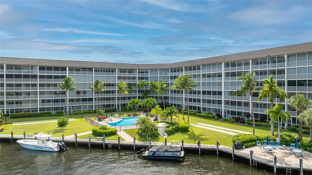 390 N Federal Highway Deerfield Beach FL 33441