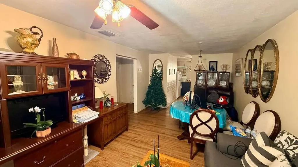 280 NE 40th Court Oakland Park FL 33334