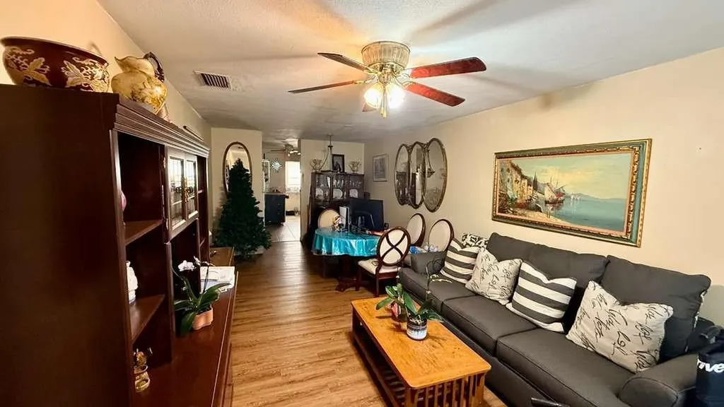 280 NE 40th Court Oakland Park FL 33334