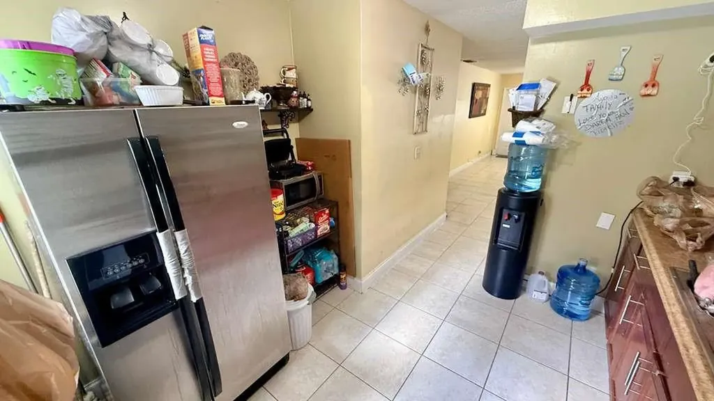 280 NE 40th Court Oakland Park FL 33334