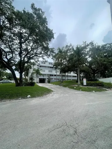 3301 Spanish Moss Terrace Lauderhill FL 33319