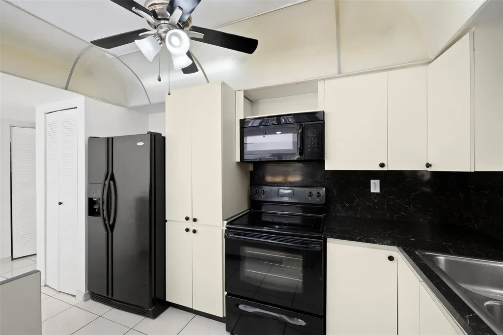7734 Balboa Street Sunrise FL 33351