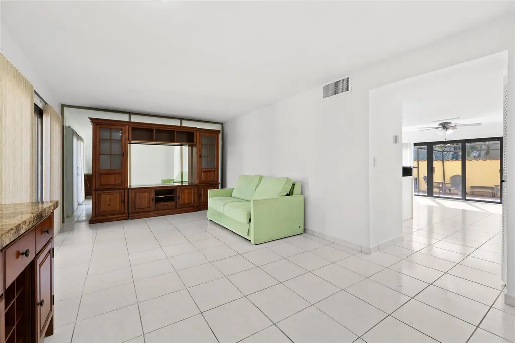 7734 Balboa Street Sunrise FL 33351