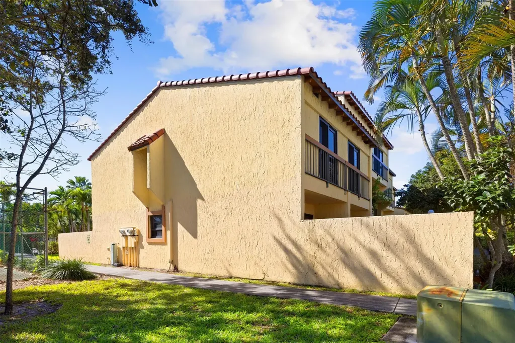 7734 Balboa Street Sunrise FL 33351