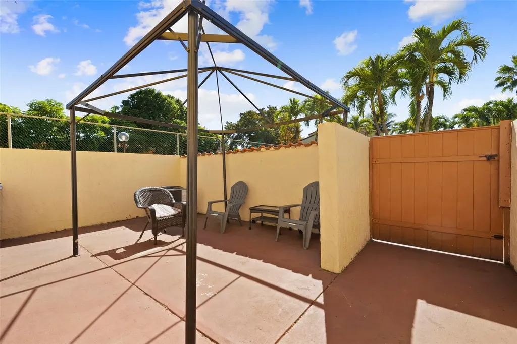 7734 Balboa Street Sunrise FL 33351