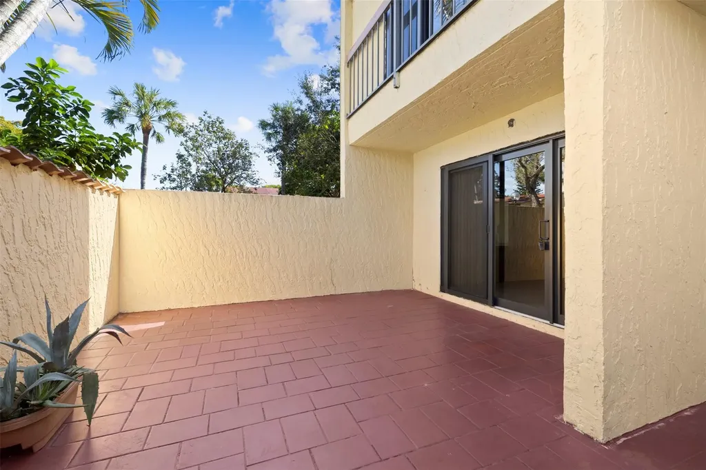 7734 Balboa Street Sunrise FL 33351