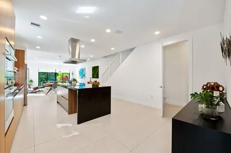 907 NE 16th Avenue Fort Lauderdale FL 33304