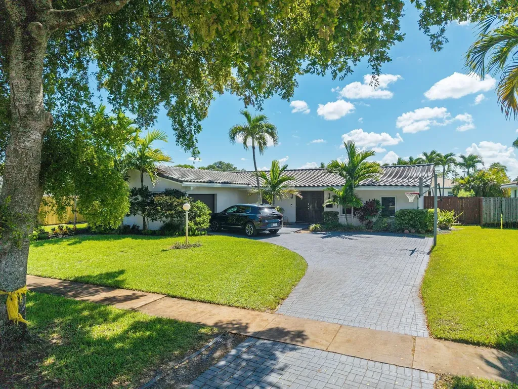 4000 N 36th Avenue Hollywood FL 33021