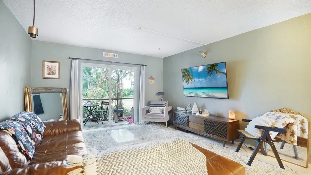 8524 Old Country Manor Davie FL 33328