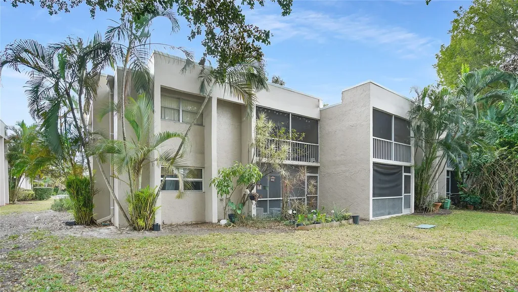 8524 Old Country Manor Davie FL 33328