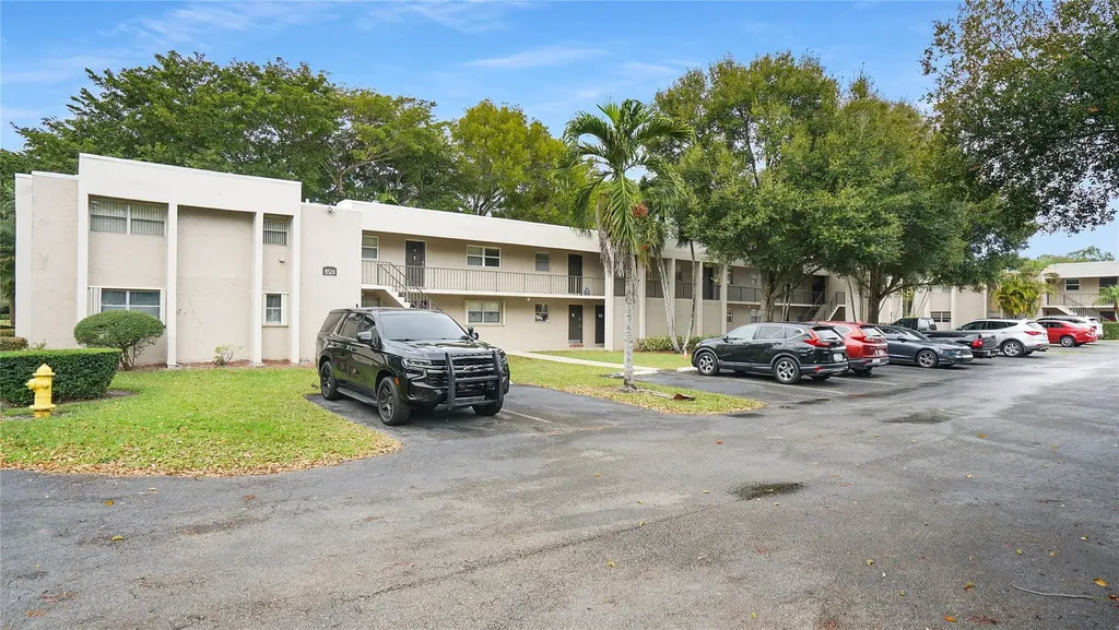 8524 Old Country Manor Davie FL 33328