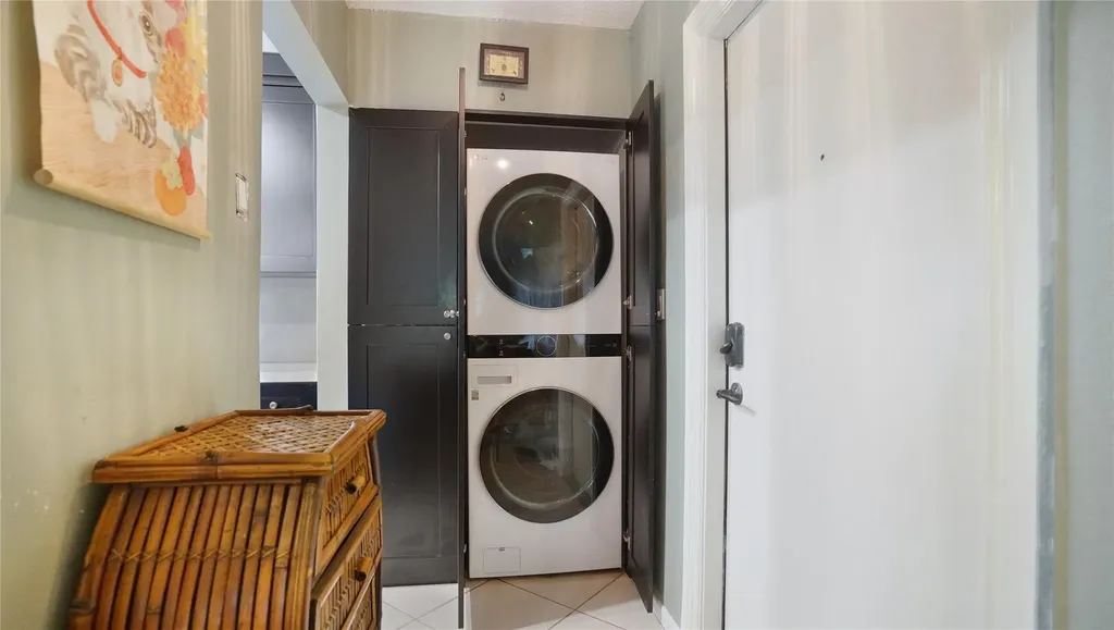 8524 Old Country Manor Davie FL 33328