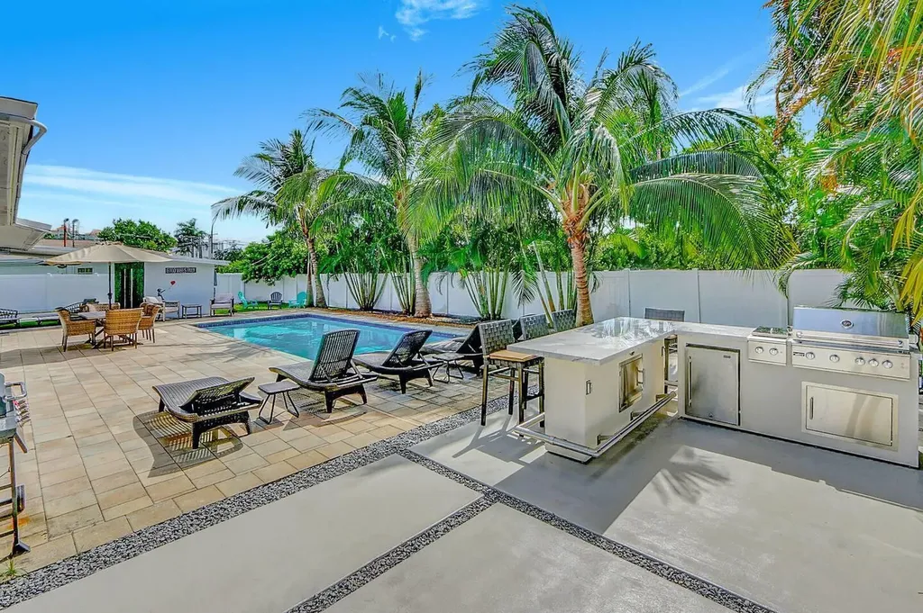 2740 NE 30th Place Fort Lauderdale FL 33306