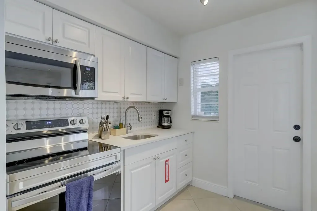 2740 NE 30th Place Fort Lauderdale FL 33306
