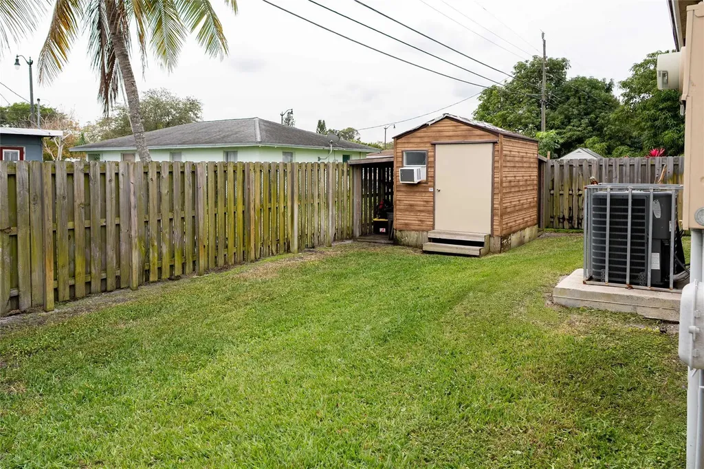 2710 NW 5th Street Pompano Beach FL 33069