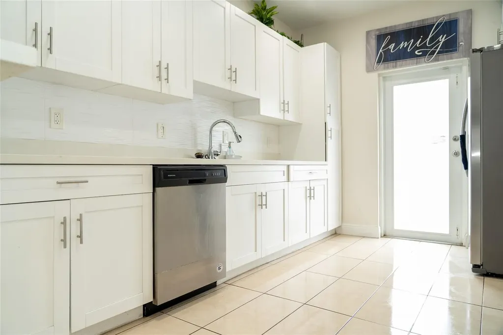 2710 NW 5th Street Pompano Beach FL 33069