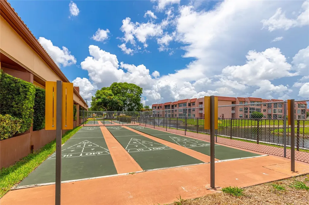 9420 Sunrise Lakes Boulevard Sunrise FL 33322
