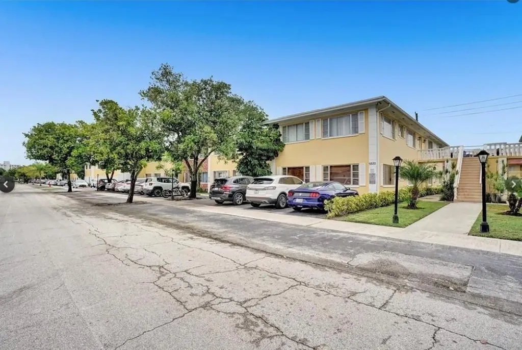 5820 NE 22nd Way Fort Lauderdale FL 33308
