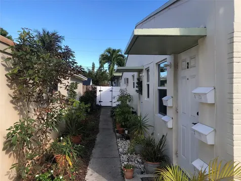 812 NE 15 Avenue Fort Lauderdale FL 33304