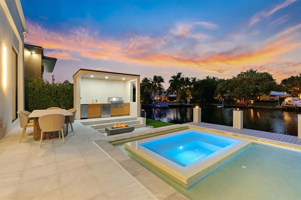 2221 NE 19th Street Fort Lauderdale FL 33305