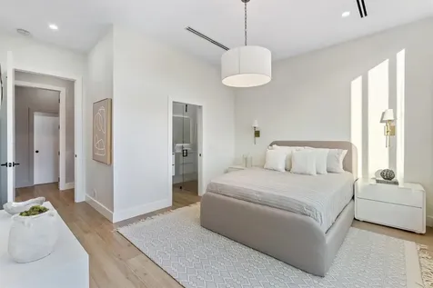2221 NE 19th Street Fort Lauderdale FL 33305