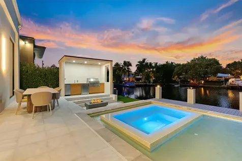 2221 NE 19th Street Fort Lauderdale FL 33305
