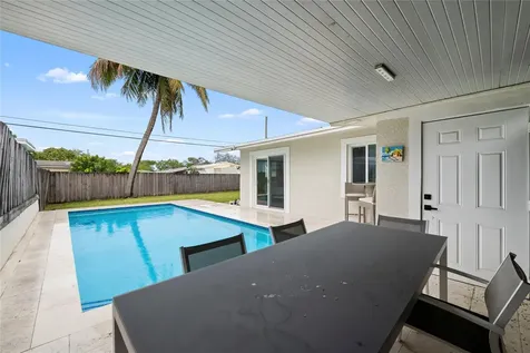 5721 SW 38th Court Davie FL 33314