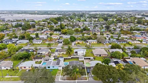 5721 SW 38th Court Davie FL 33314