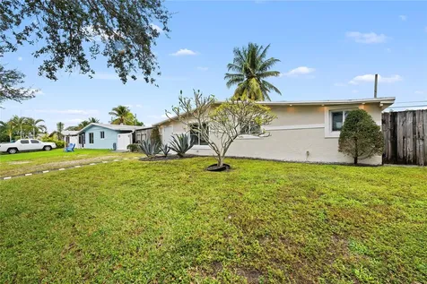 5721 SW 38th Court Davie FL 33314