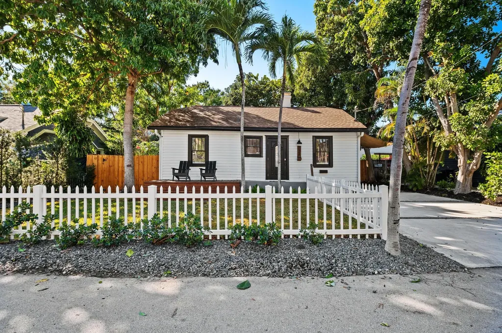 713 NE 17th Road Fort Lauderdale FL 33304