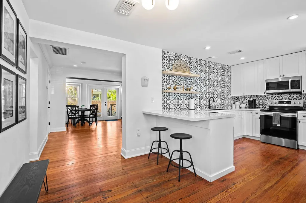 713 NE 17th Road Fort Lauderdale FL 33304