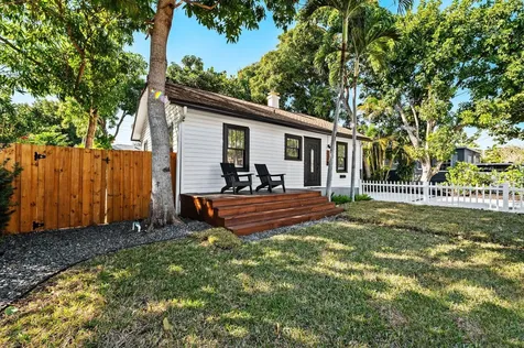 713 NE 17th Road Fort Lauderdale FL 33304