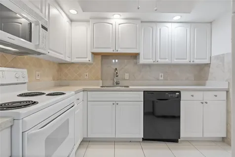 2000 S Ocean Boulevard Lauderdale By The Sea FL 33062