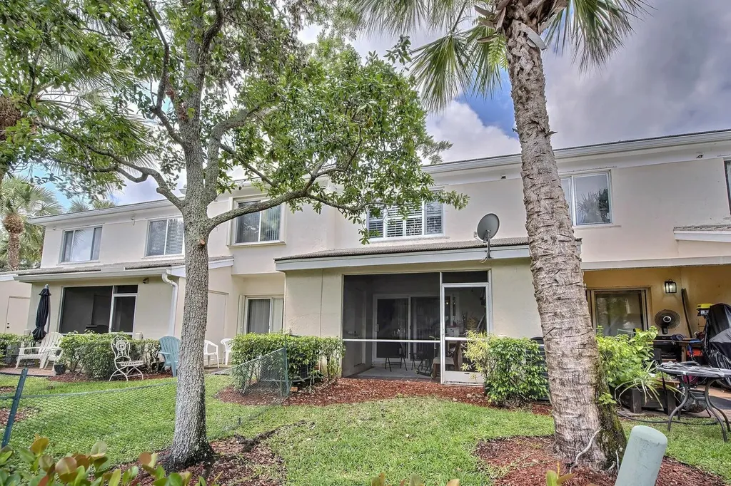 154 SW 96th Terrace Plantation FL 33324