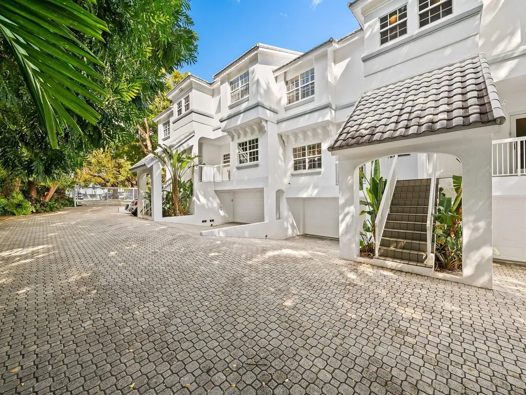 1705 E Las Olas Boulevard Fort Lauderdale FL 33301