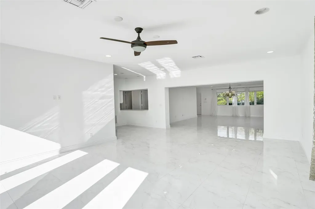 26 Cayuga Road Sea Ranch Lakes FL 33308