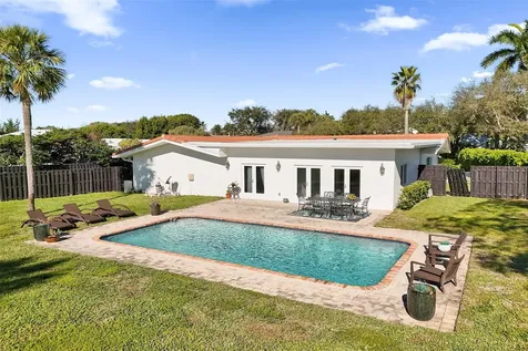 26 Cayuga Road Sea Ranch Lakes FL 33308
