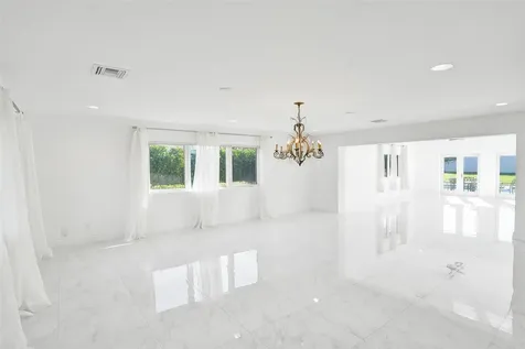26 Cayuga Road Sea Ranch Lakes FL 33308