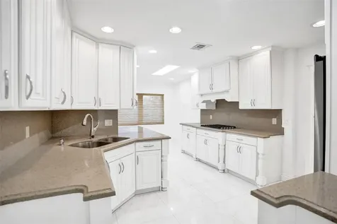 26 Cayuga Road Sea Ranch Lakes FL 33308