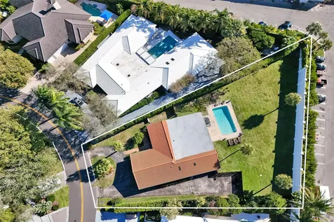 26 Cayuga Road Sea Ranch Lakes FL 33308