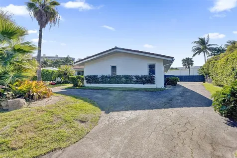 26 Cayuga Road Sea Ranch Lakes FL 33308
