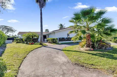 26 Cayuga Road Sea Ranch Lakes FL 33308