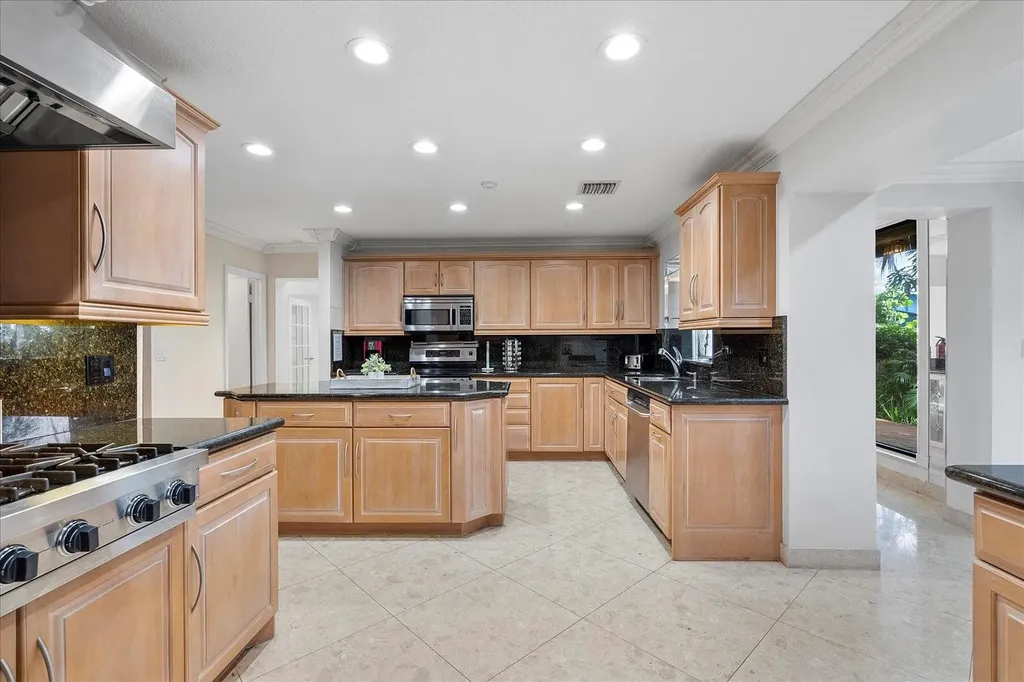 1240 SW 14th Avenue Fort Lauderdale FL 33312